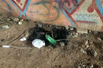 El pasaje subterráneo entre Picachos y La Vega, lleno de inmundicia (Foto TA)